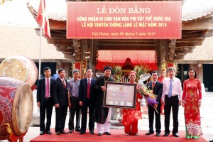 Làng Lệ Mật đón bằng công nhận Di sản văn hóa phi vật thể quốc gia