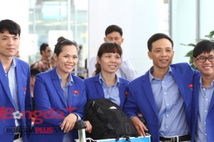 VĐV Việt Nam rạng rỡ lên đường sang Singapore dự SEA Games 28