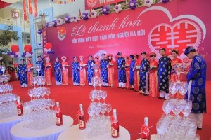 can-canh-dam-cuoi-tap-the-dien-ra-tai-truong-hoc-o-ha-noi-8538a
