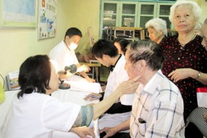 HƯỞNG ỨNG THÁNG HÀNH ĐỘNG QUỐC GIA VỀ DÂN SỐ (1-31/12/2013): SẴN SÀNG THÍCH ỨNG VỚI MỘT XÃ HỘI GIÀ HÓA