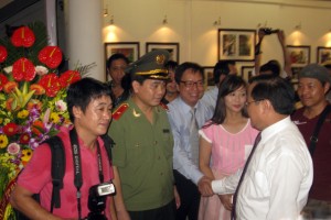Khai mạc triển lãm ảnh: “Công an Hà Nội vì nhân dân phục vụ, vì Thủ đô bình yên”