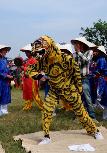 120912_104902hoi_giong_phu_dong_7