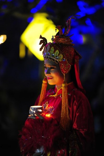 dem-hoang-cung-hue-2016-mo-rong-tren-nhieu-khong-gian-hoat-canh4