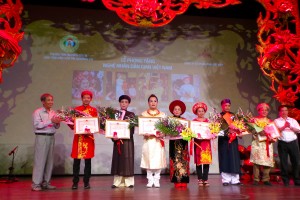8 thanh đồng, cung văn được phong Nghệ nhân dân gian