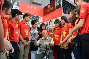 Trưng bày chuyên đề “Người đại biểu của nhân dân”