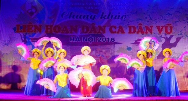 Tiết mục múa của quận Thanh Xuân