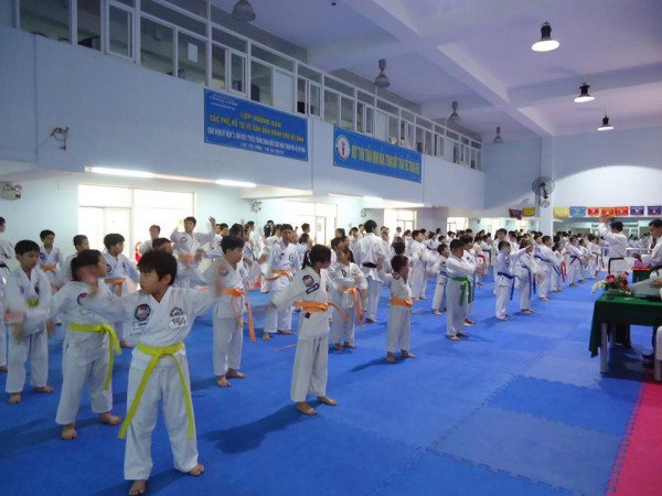 Tổ chức giáo dục phát triển thể chất cho trẻ em dưới nhiều hình thức đa dạng