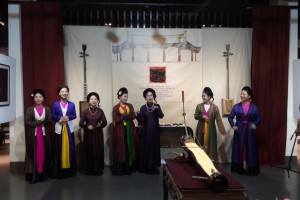 Triển lãm nhạc cụ dân tộc và biểu diễn âm nhạc truyền thống