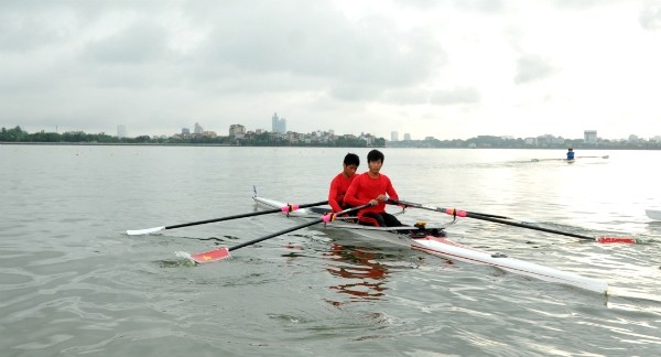 Các VĐV tại giải Rowing trẻ quốc gia 2016