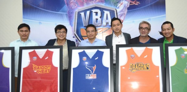 Các ông bầu trong ngày ra mắt giải bóng rổ chuyên nghiệp vô địch quốc gia