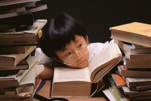 Có nên cho con chạy theo “bệnh thành tích” của người lớn?