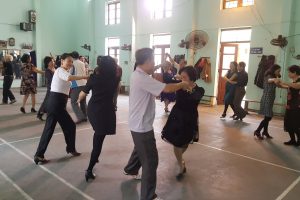 Về Hà Đông xem khiêu vũ