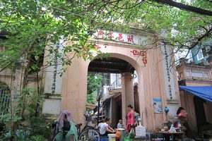 Thụy Khuê: giữ hồn Việt từ những cổng làng