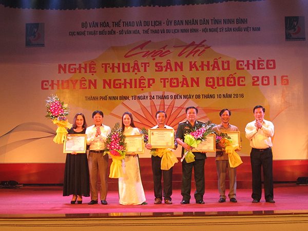 Trao HCV cho các vở diễn xuất sắc nhất