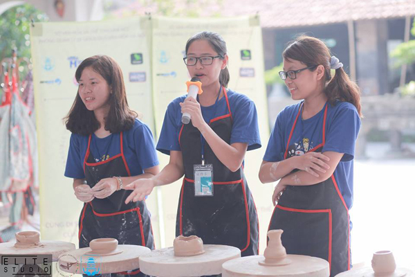 Thuyết trình của các nhóm nhân vật trải nghiệm 