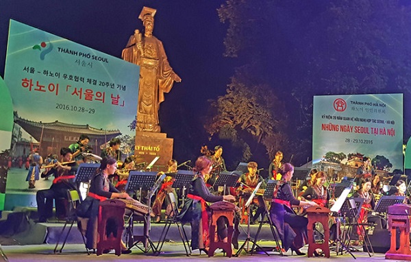 Nghệ sĩ Hàn Quốc đã biểu diễn nhiều tiết mục đặc sắc trong Lễ khai mạc "Những ngày Seoul tại Hà Nội"