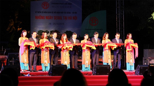 Lễ cắt băng khai mạc "Những ngày Seoul tại Hà Nội"