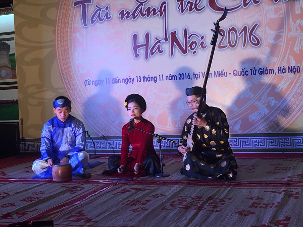 Thí sinh dự thi Đào nương Tài năng Đinh Thị Vân (CLB Ca trù Lỗ Khê)