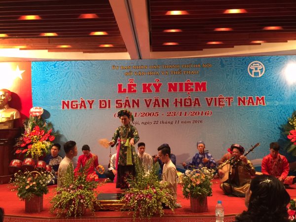 Biểu diễn chầu văn "Cô đôi thượng ngàn" tại Lễ kỷ niệm