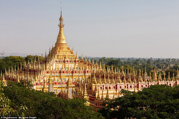 Chùa Thambuddhei Paya ở Monywa, Myanmar: đền thờ Phật giáo này được xây dựng từ năm 1303, và được tôn tạo lại vào năm 1939 