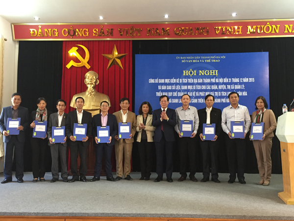 Sở Văn hóa và Thể thao Hà Nội đã bàn giao số liệu, danh mục di tích cho các quận, huyện, thị xã quản lý