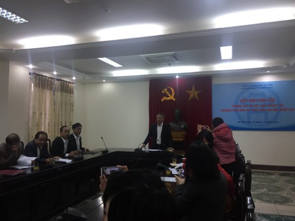 Ông Tô Văn Động - GĐ Sở VHTT HN thông tin tại buổi Gặp mặt