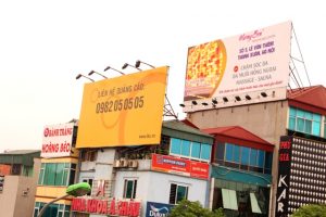 Hà Nội tổng kiểm tra, rà soát bảng quảng cáo tại mặt tiền, mặt tường bên và trên nóc các công trình, nhà ở
