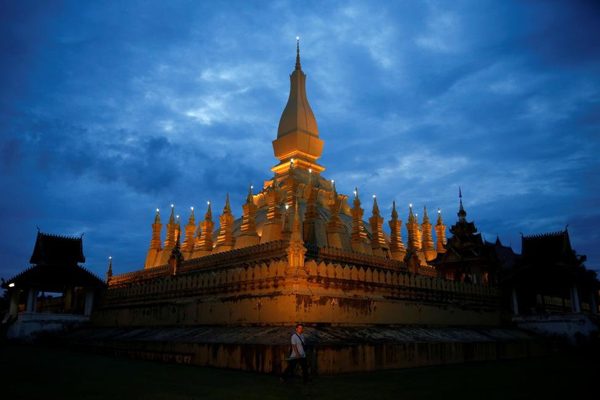 Lào: Ảnh chụp đại Bảo tháp Pha That Luang ở thủ đô Vientiane trước Hội nghị thượng đỉnh ASEAN ngày 5-9 Tháp Pha That Luang ở thủ đô Viêng Chăn, Lào trước Hội nghị thượng đỉnh ASEAN ngày 5/9.