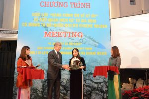 Tiếp nhận tài liệu, hiện vật của cố Trung tá hải quân Mỹ Walter Eugene Wilber lần thứ 2