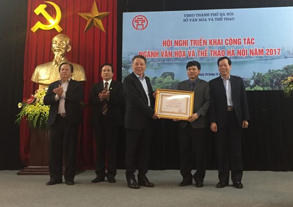 Ghi nhận những kết quả đạt được của ngành Văn hóa và Thể thao Thủ đô, Chủ tịch nước đã có Quyết định tặng thưởng Huân chương Lao động hạng Nhất cho Sở Văn hóa và Thể thao Hà Nội