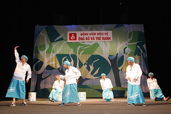Hài kịch Đàn ông cũng khóc