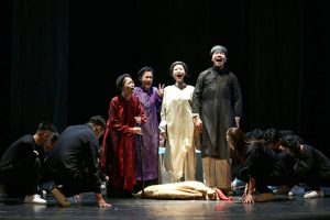 Công diễn vở kịch “Quẫn” tại Nhà hát Tuổi trẻ