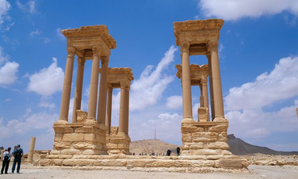 Ngày 20/1, Đài Truyền hình Nhà nước Syria đưa tin phiến quân IS đã phá hủy công trình kiến trúc Tetrapylon nổi tiếng nhất ở thành phố cổ Palmyra