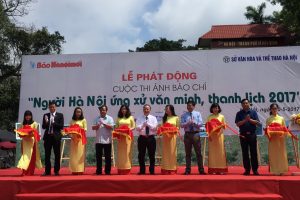 Phát động cuộc thi ảnh báo chí “Người Hà Nội ứng xử văn minh, thanh lịch 2017”