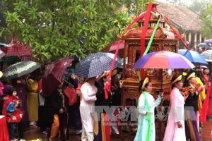 Ứng xử với lễ hội truyền thống trong xã hội hiện đại