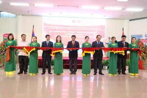Khai mạc Triển lãm ảnh “Vẻ đẹp đất nước và con người Lào”