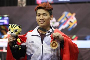 Cử tạ Việt Nam có thêm một HC vàng, phá kỷ lục SEA Games