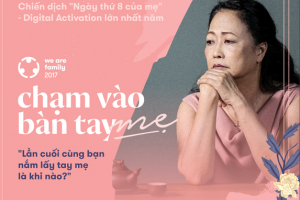 Trải nghiệm cảm giác mới khi ‘Chạm vào tay mẹ’ ở phố đi bộ Hồ Gươm