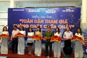 Khai mạc triển lãm ảnh “Toàn dân tham gia phòng cháy, chữa cháy