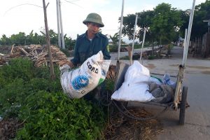 Phó trưởng thôn tận tâm với công việc