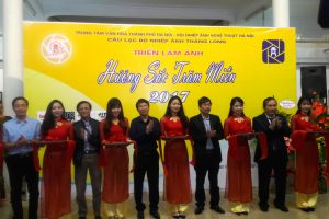 Khai mạc triển lãm ảnh nghệ thuật “Hương sắc trăm miền”