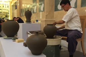 Ngắm vẻ đẹp của Gốm Hàn Quốc tại Hà Nội