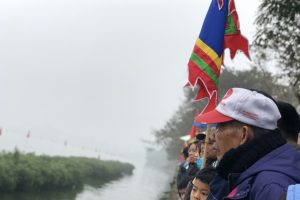 Người dân Hà Nội nô nức với lễ hội bơi chải trên hồ Tây
