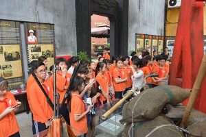 Trưng bày lưu động chuyên đề “Chân trần Chí thép”