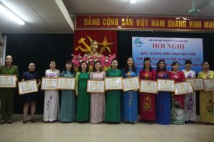 Sơn Tây biểu dương 70 điển hình phụ nữ tiên tiến