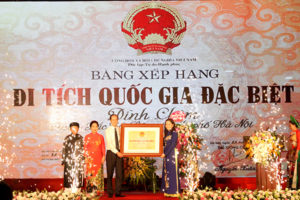 Quận Bắc Từ Liêm đón nhận Bằng xếp hạng Di tích Quốc gia đặc biệt Đình Chèm