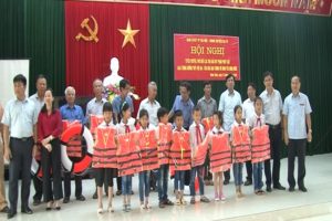 Ba Vì: Tuyên truyền, phổ biến các văn bản pháp luật giao thông đường thủy nội địa – văn hóa giao thông bình yên sông nước