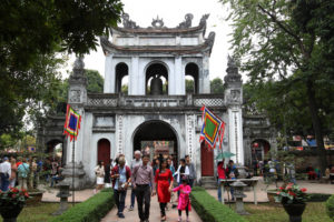 Gắn phát triển du lịch với bảo tồn, phát huy giá trị của các di tích lịch sử, văn hóa