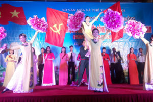 Tuyên truyền lưu động chào mừng Quốc khánh 2/9