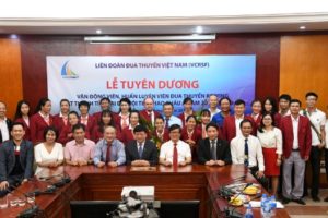 Khen thưởng các VĐV, HLV đội tuyển Đua thuyền Việt Nam